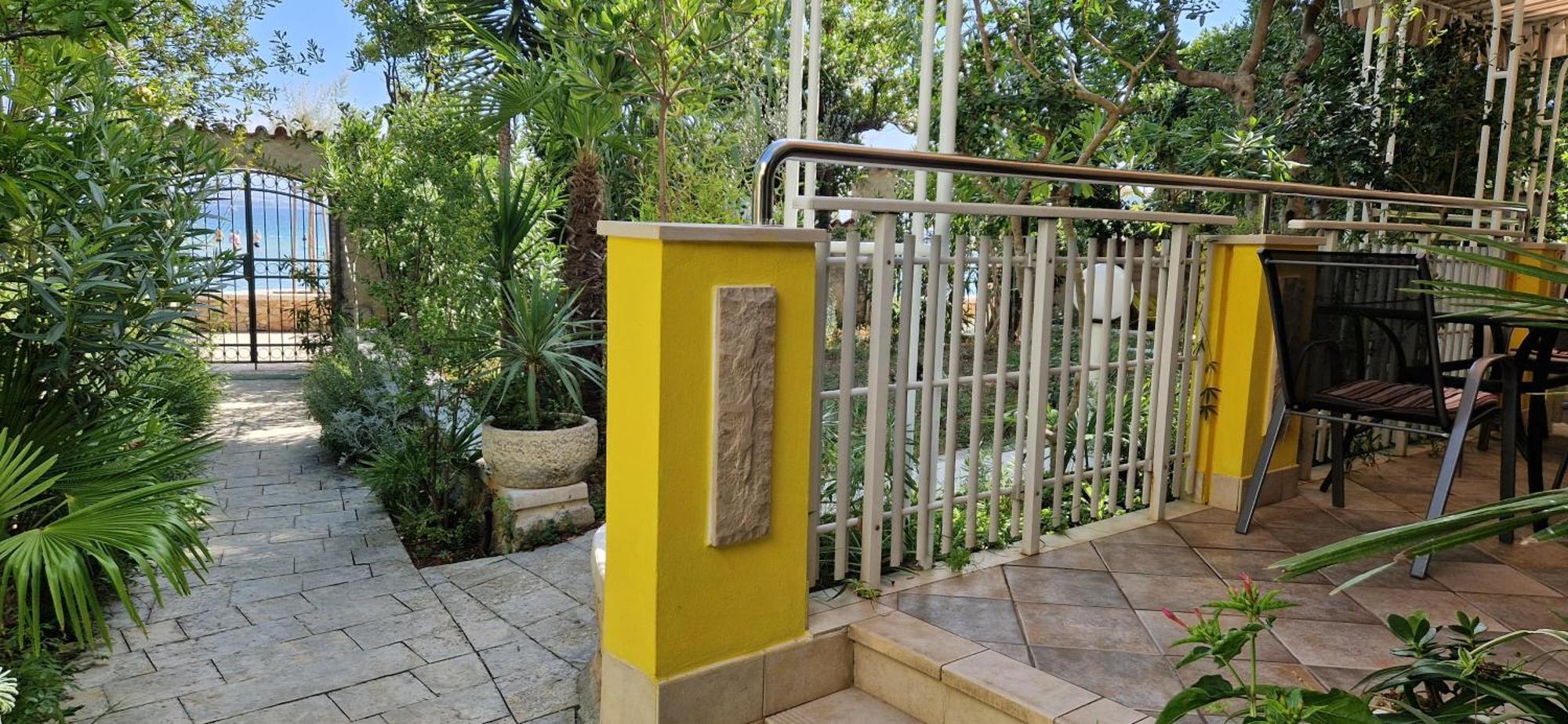 Apartments Villa Eden Preko Exterior photo